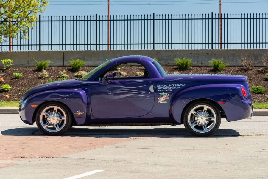 2003 Chevrolet SSR - Image 2 of 31