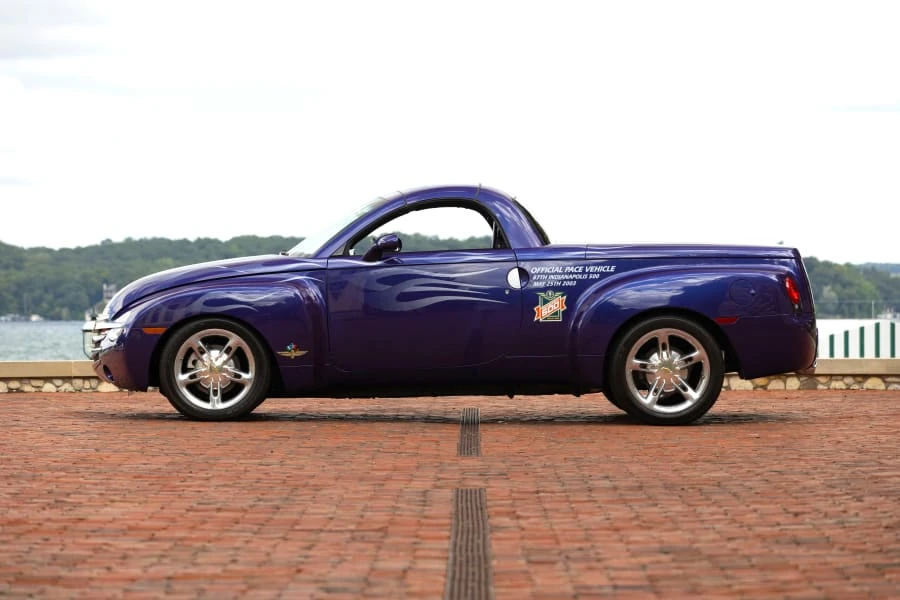 2003 Chevrolet SSR - Image 2 of 31