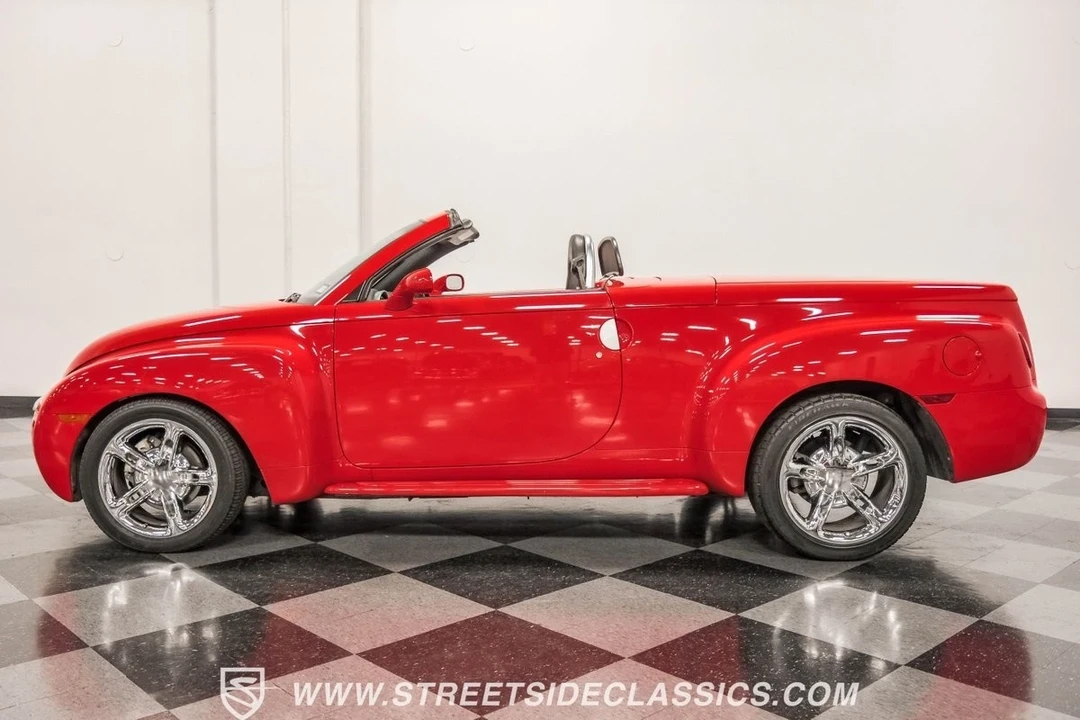 2003 Chevrolet SSR - Image 3 of 12