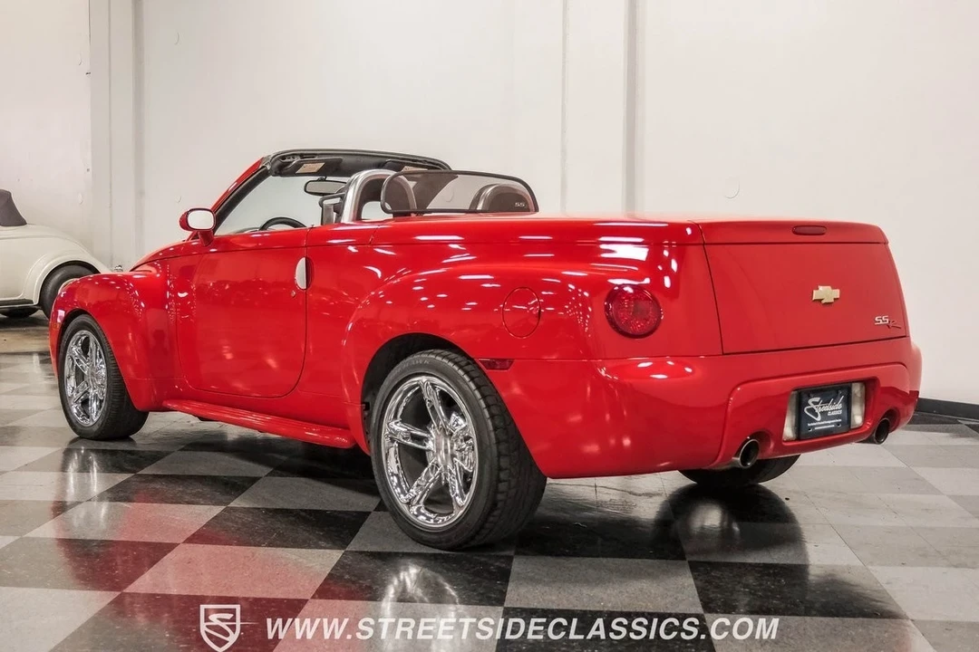 2003 Chevrolet SSR - Image 9 of 12