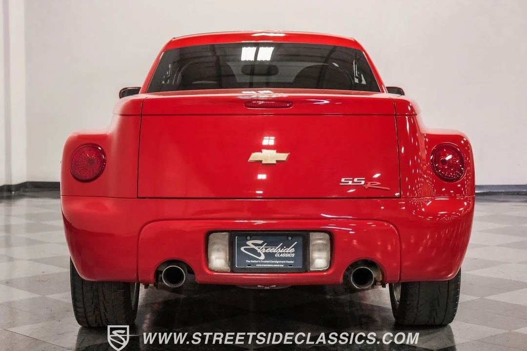 2003 Chevrolet SSR - Image 11 of 12