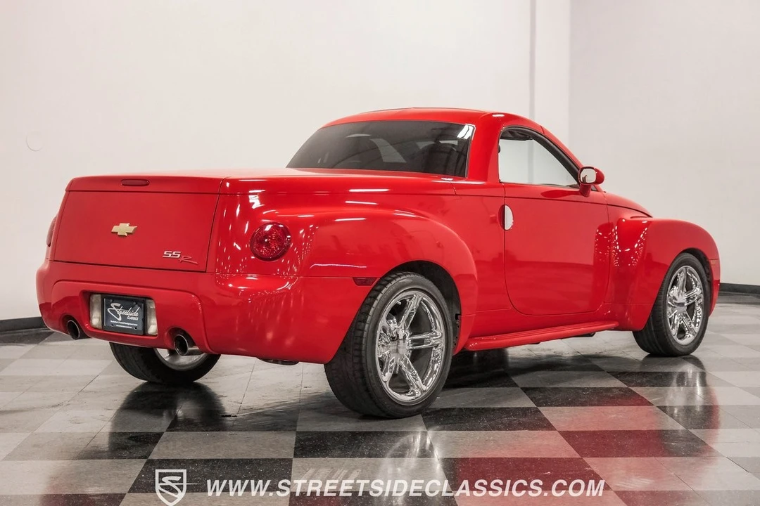 2003 Chevrolet SSR - Image 11 of 12