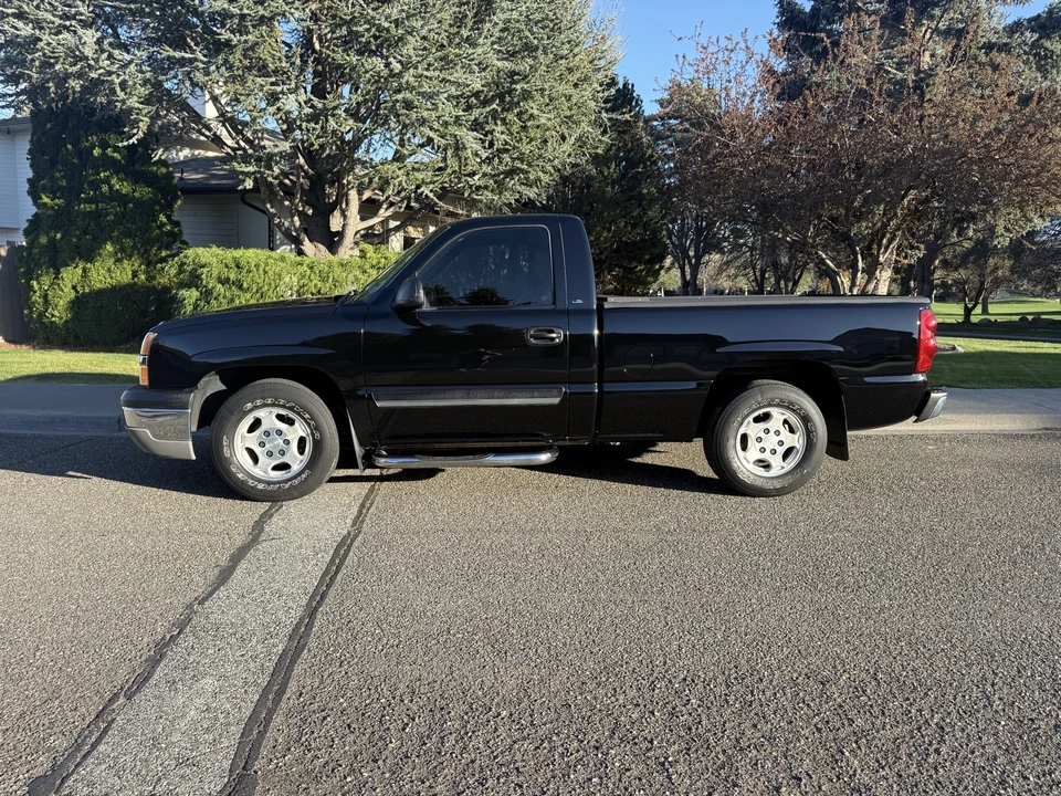 2003 Chevrolet Silverado 1st Gen - Image 2 of 21