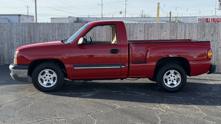 2003 Chevrolet Silverado 1st Gen - Image 2 of 11