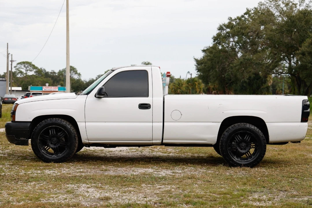 2003 Chevrolet Silverado 2nd Gen - Image 3 of 21