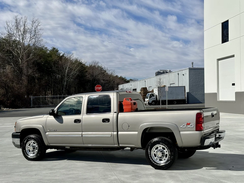 2003 Chevrolet Silverado Heavy Duty 1st Gen - Image 14 of 31