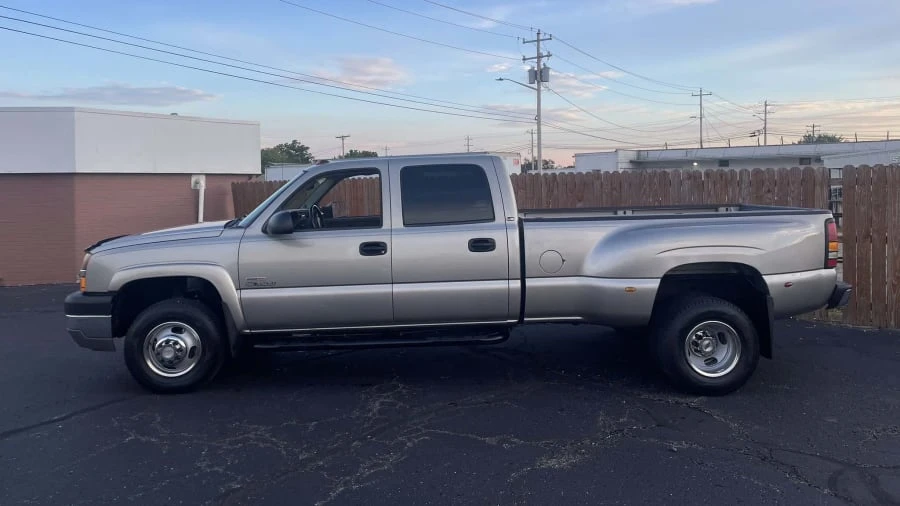 2003 Chevrolet Silverado Heavy Duty 1st Gen - Image 2 of 8