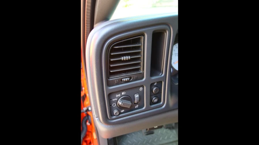 2003 Chevrolet Silverado 1st Gen - Image 16 of 31