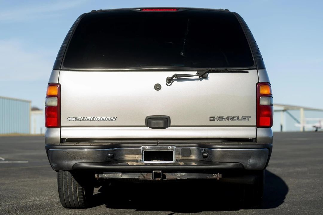 2003 Chevrolet Suburban 9th Gen - Image 5 of 31