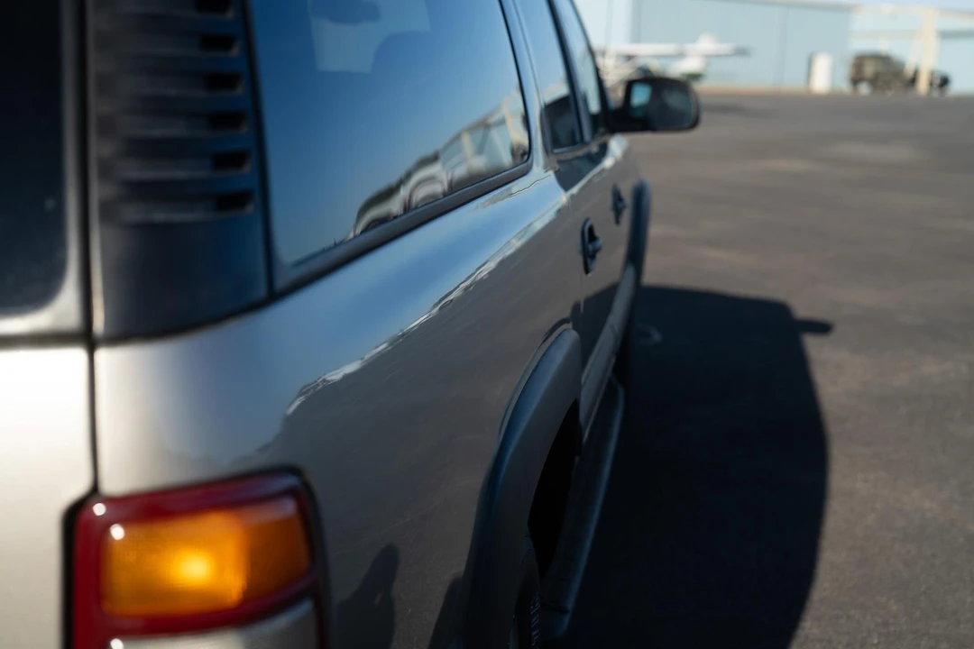 2003 Chevrolet Suburban 9th Gen - Image 30 of 31