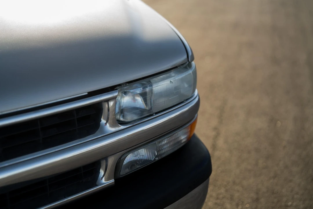 2003 Chevrolet Suburban 9th Gen - Image 15 of 31