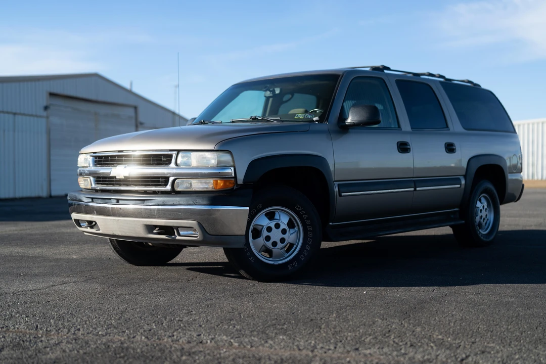 2003 Chevrolet Suburban 9th Gen - Image 8 of 31