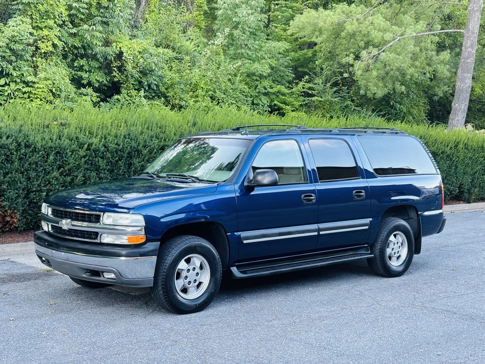 2003 Chevrolet Suburban 9th Gen - Image 19 of 31