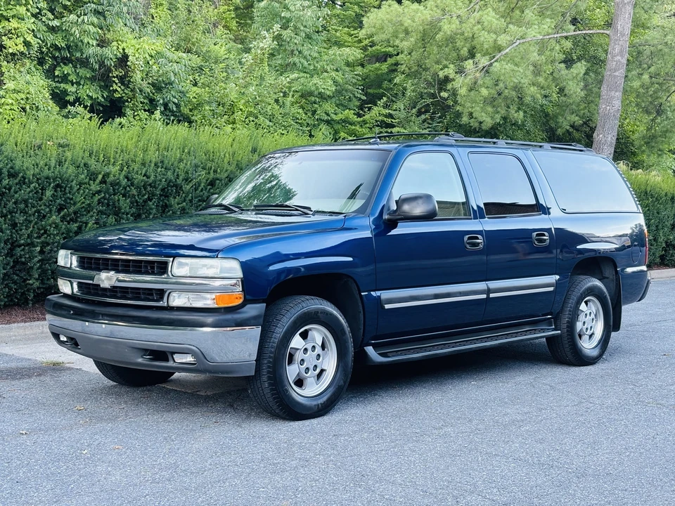 2003 Chevrolet Suburban 9th Gen - Image 18 of 31