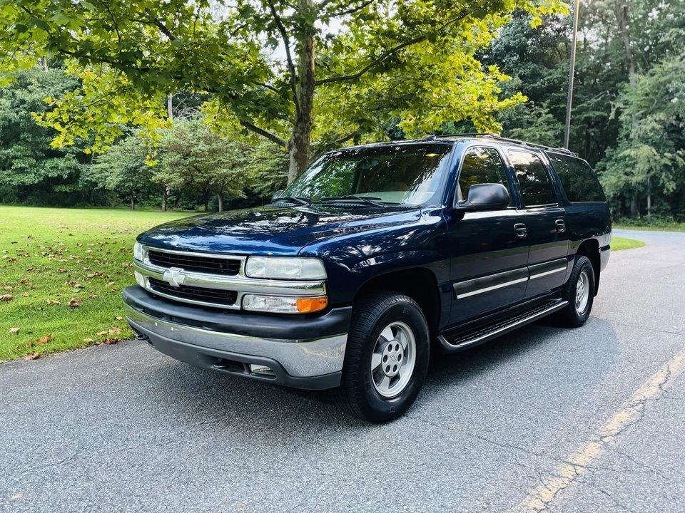 2003 Chevrolet Suburban 9th Gen - Image 5 of 31