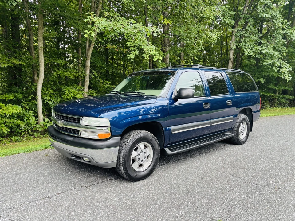 2003 Chevrolet Suburban 9th Gen - Image 13 of 31