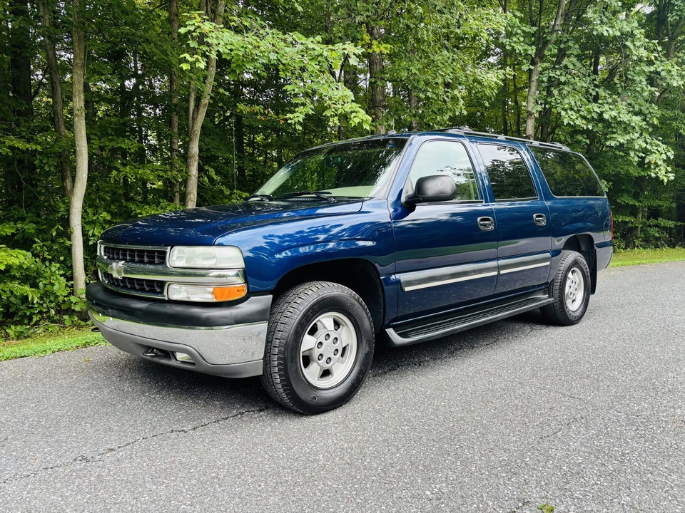 2003 Chevrolet Suburban 9th Gen - Image 21 of 31