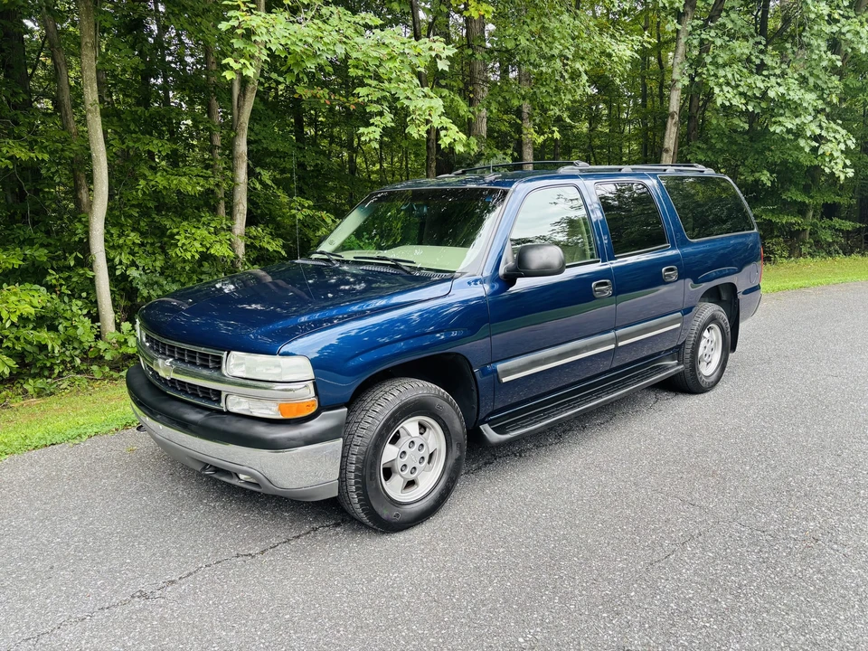 2003 Chevrolet Suburban 9th Gen - Image 12 of 31