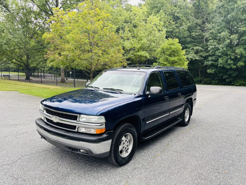 2003 Chevrolet Suburban 9th Gen - Image 6 of 31