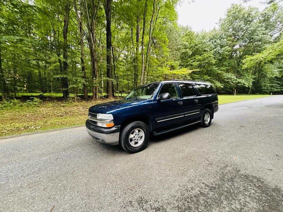 2003 Chevrolet Suburban 9th Gen - Image 27 of 31