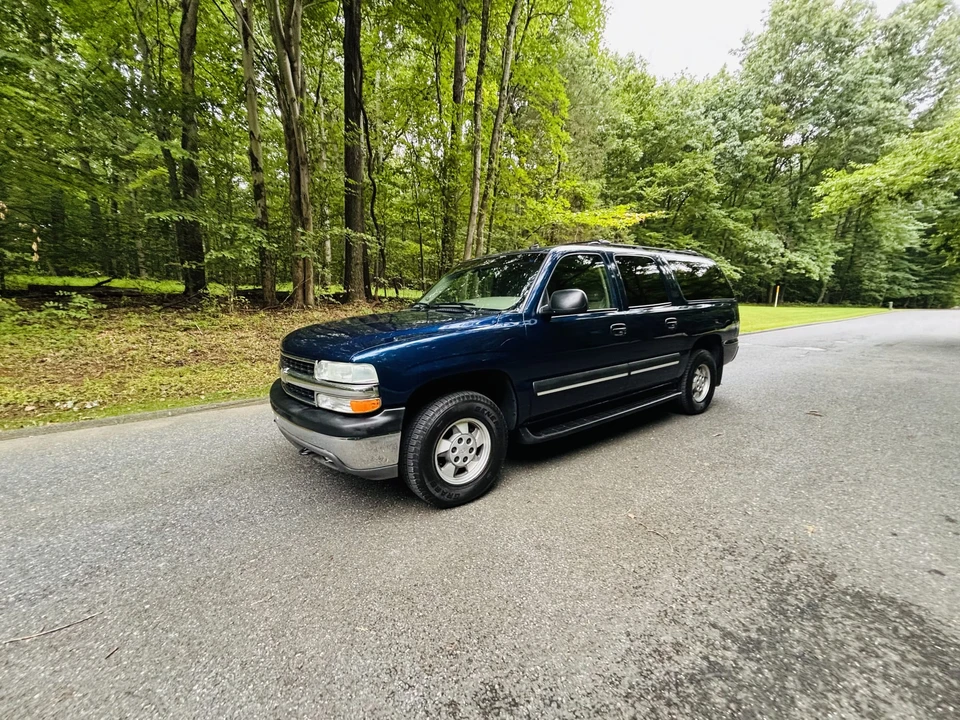 2003 Chevrolet Suburban 9th Gen - Image 26 of 31