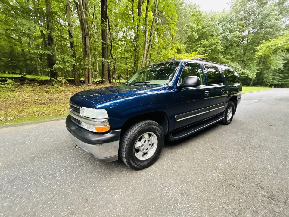2003 Chevrolet Suburban 9th Gen - Image 30 of 31
