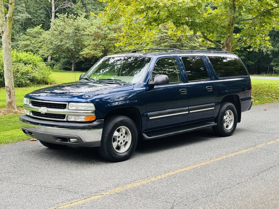 2003 Chevrolet Suburban 9th Gen - Image 17 of 31
