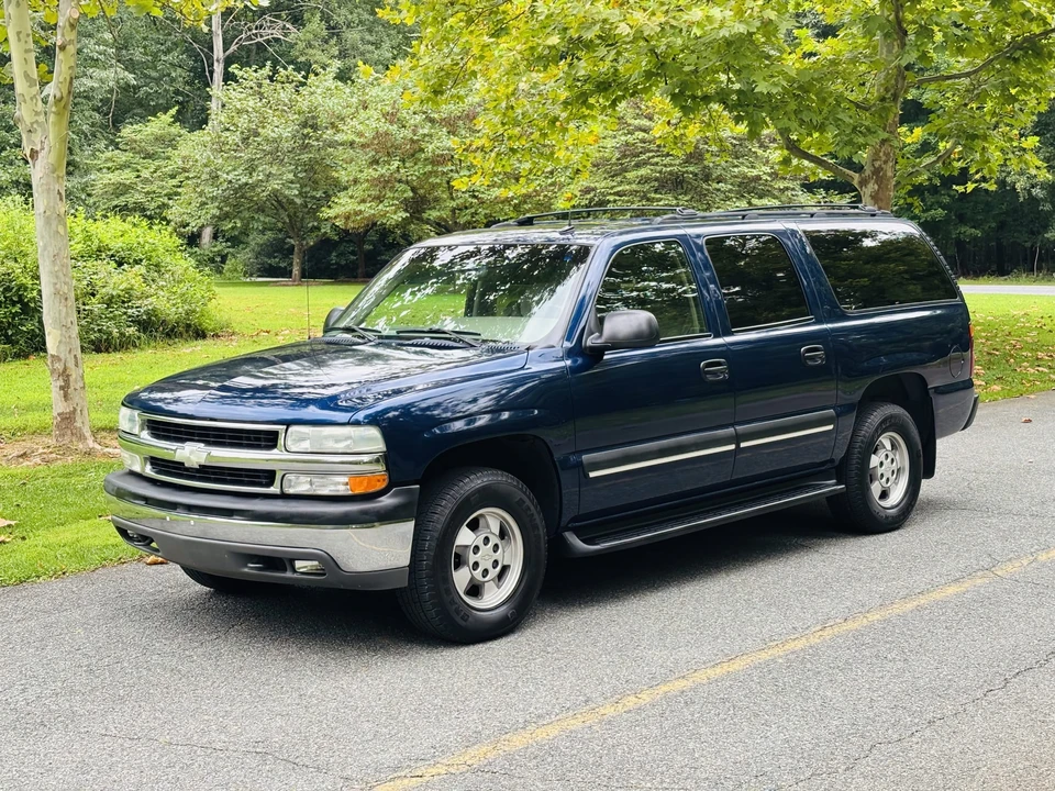 2003 Chevrolet Suburban 9th Gen - Image 16 of 31