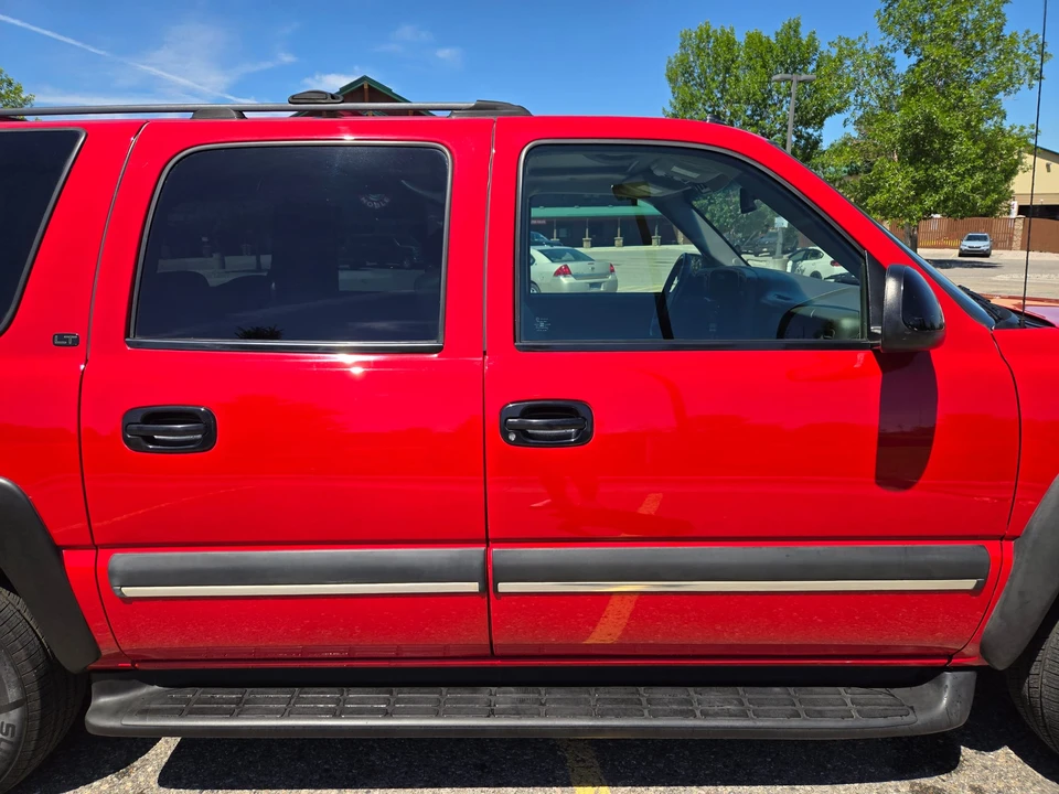 2003 Chevrolet Suburban 9th Gen - Image 22 of 31