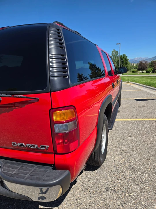 2003 Chevrolet Suburban 9th Gen - Image 28 of 31