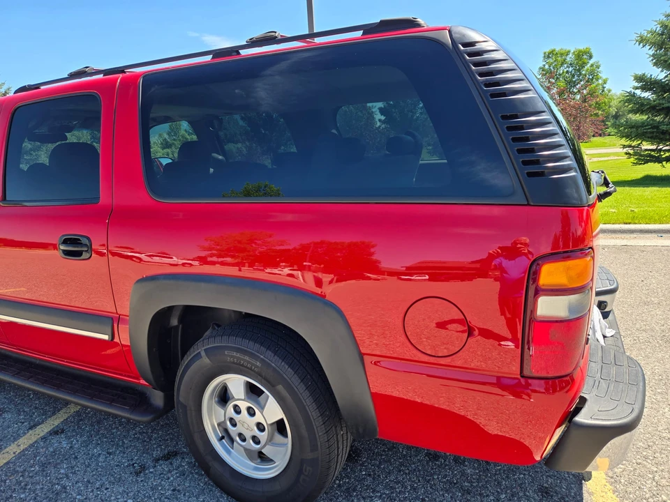 2003 Chevrolet Suburban 9th Gen - Image 26 of 31