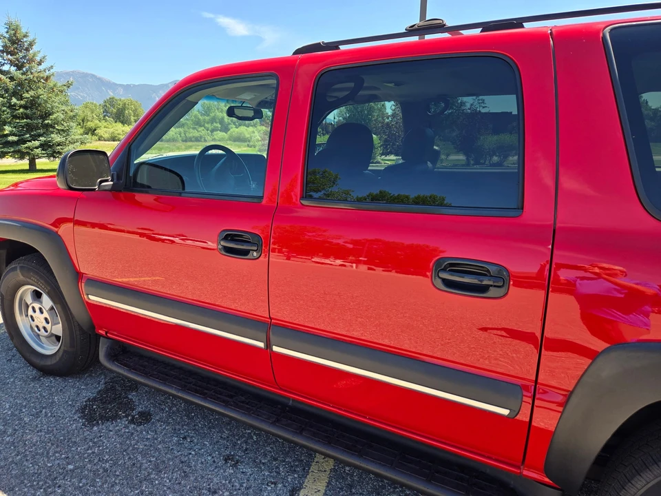 2003 Chevrolet Suburban 9th Gen - Image 25 of 31