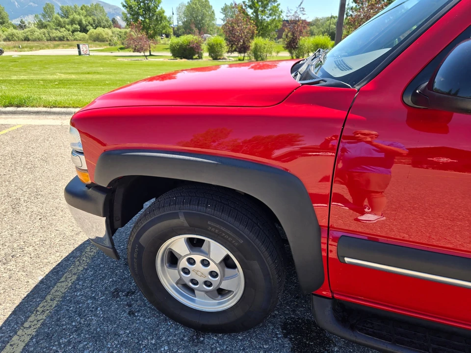 2003 Chevrolet Suburban 9th Gen - Image 24 of 31