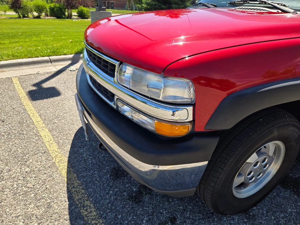 2003 Chevrolet Suburban 9th Gen - Image 20 of 31