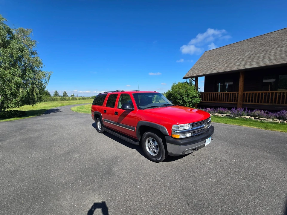 2003 Chevrolet Suburban 9th Gen - Image 17 of 31