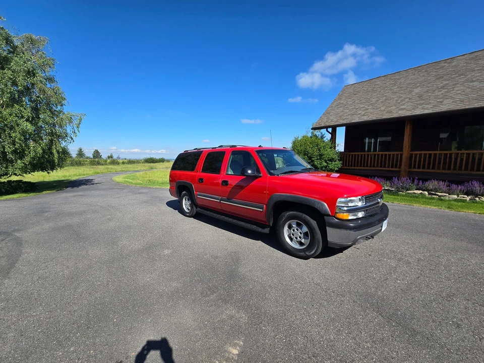 2003 Chevrolet Suburban 9th Gen - Image 16 of 31