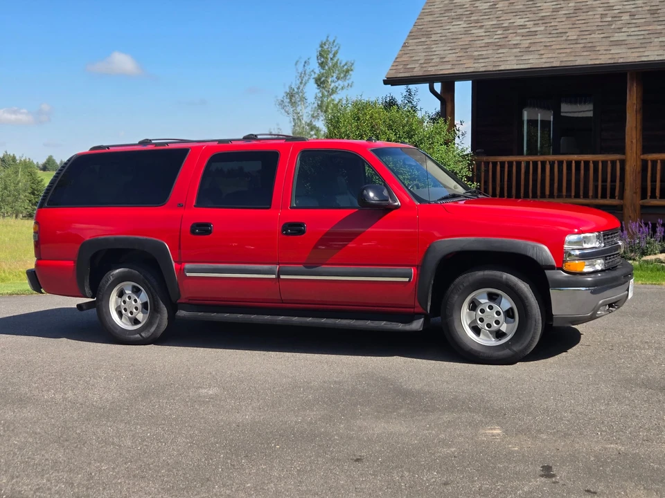 2003 Chevrolet Suburban 9th Gen - Image 12 of 31