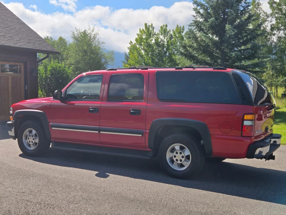 2003 Chevrolet Suburban 9th Gen - Image 5 of 31