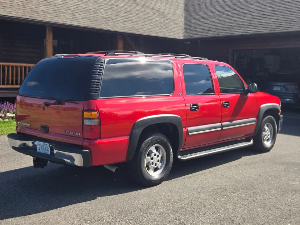 2003 Chevrolet Suburban 9th Gen - Image 9 of 31