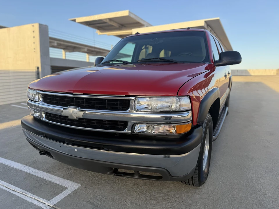 2003 Chevrolet Suburban 9th Gen - Image 4 of 31