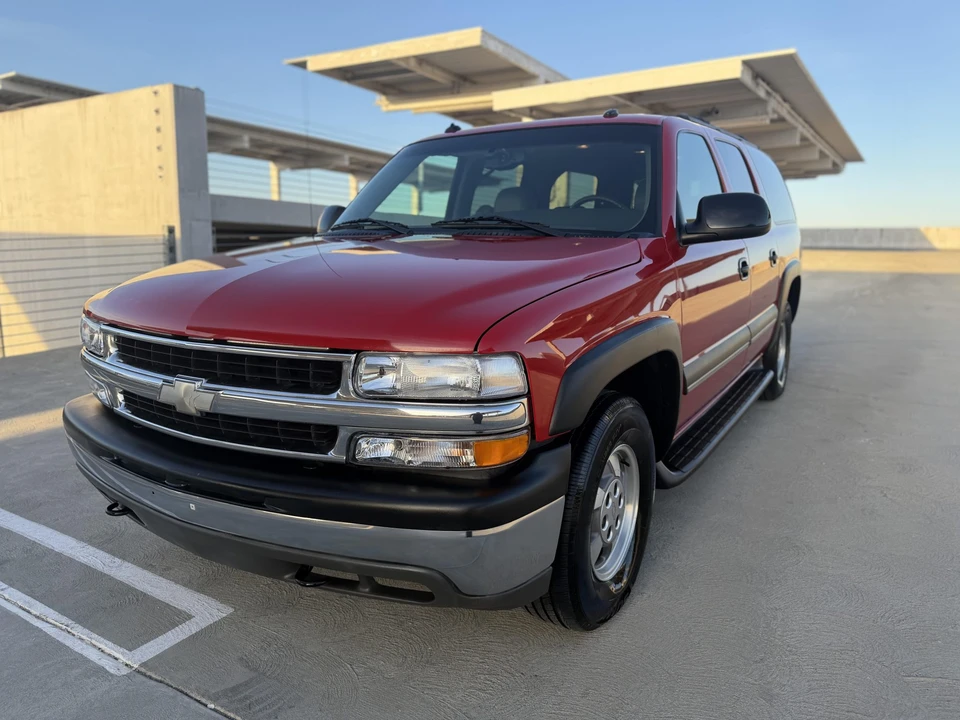 2003 Chevrolet Suburban 9th Gen - Image 11 of 31
