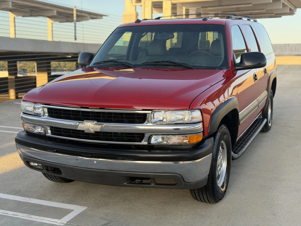2003 Chevrolet Suburban 9th Gen - Image 6 of 31