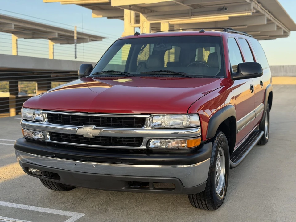 2003 Chevrolet Suburban 9th Gen - Image 10 of 31