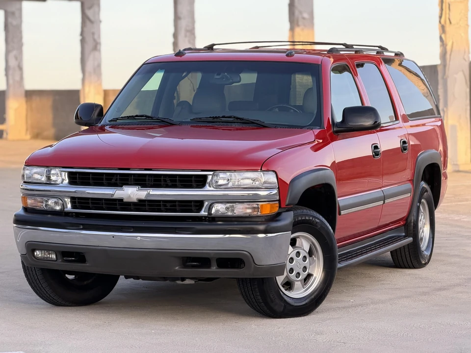 2003 Chevrolet Suburban 9th Gen - Image 12 of 31