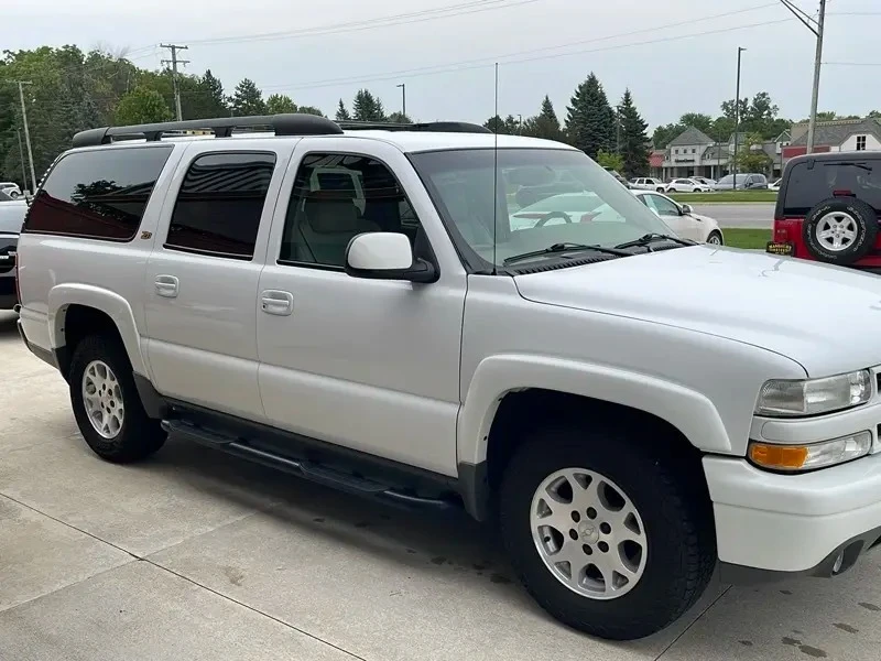 2003 Chevrolet Suburban 9th Gen - Image 8 of 31