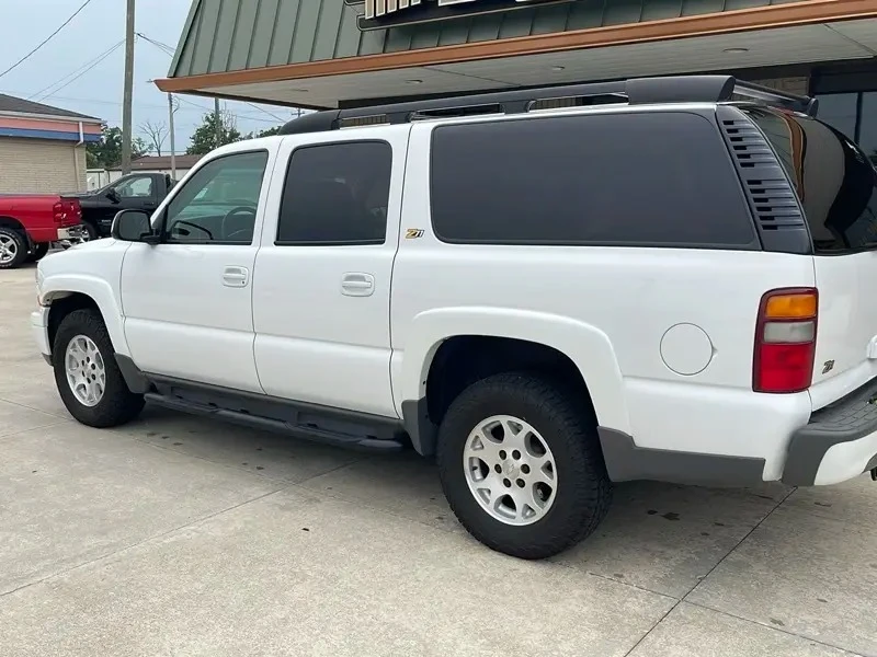 2003 Chevrolet Suburban 9th Gen - Image 15 of 31