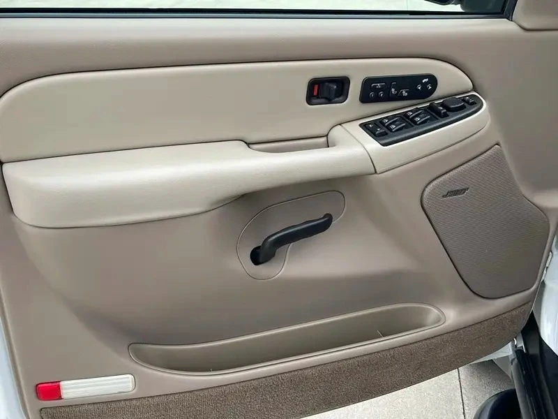 2003 Chevrolet Suburban 9th Gen - Image 29 of 31