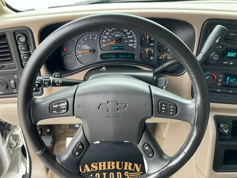 2003 Chevrolet Suburban 9th Gen - Image 27 of 31