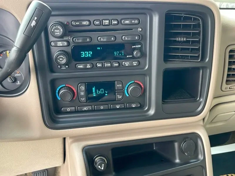 2003 Chevrolet Suburban 9th Gen - Image 31 of 31