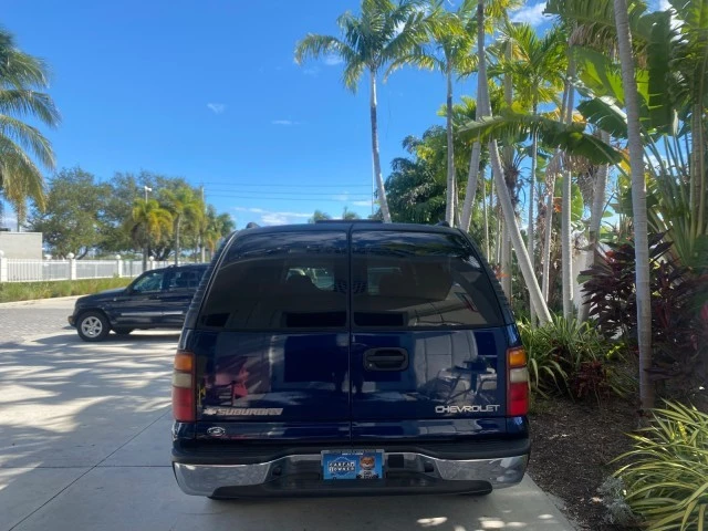 2003 Chevrolet Suburban 9th Gen - Image 7 of 21